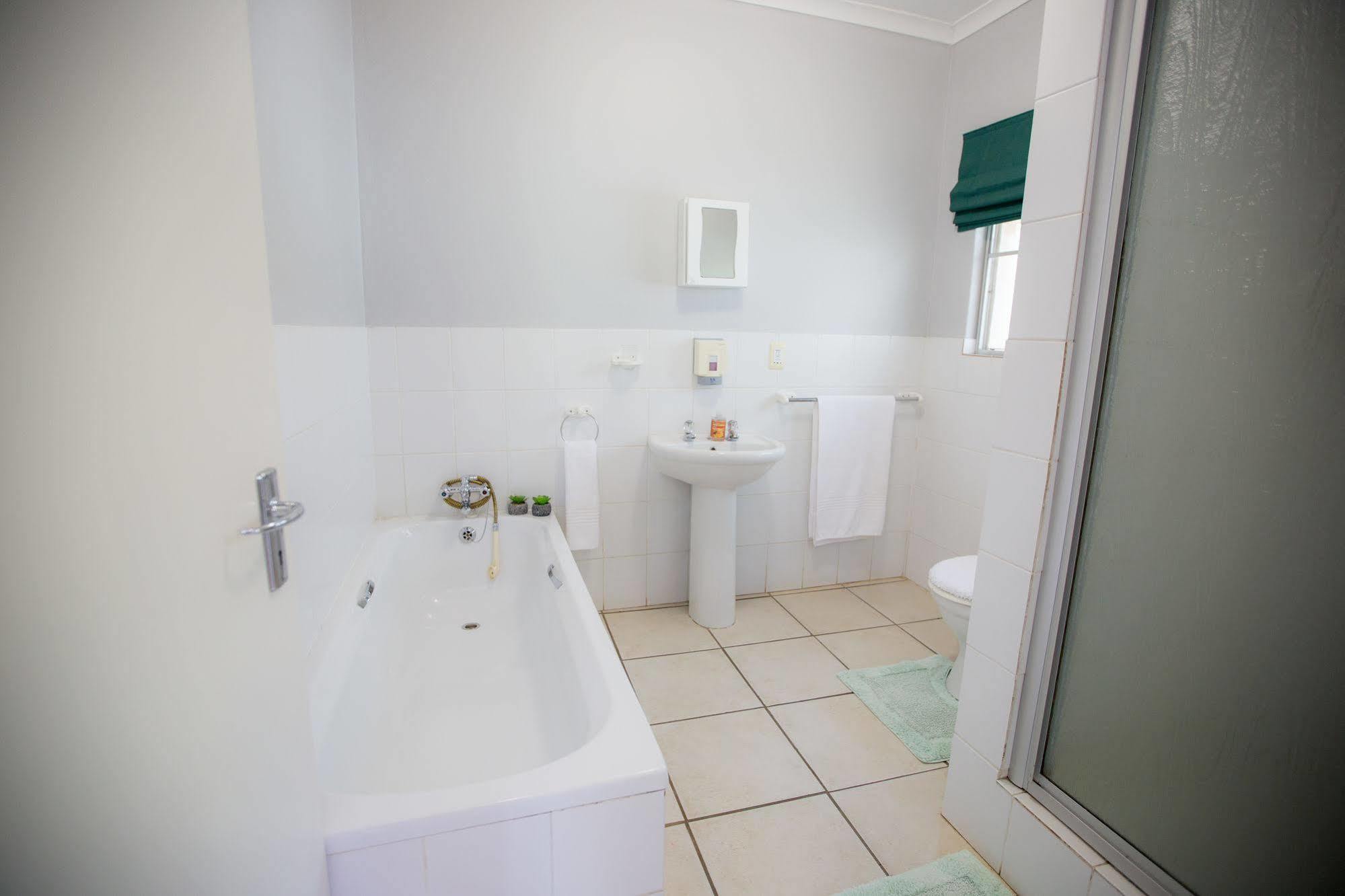 Loerie Guesthouse Hoedspruit Exterior photo